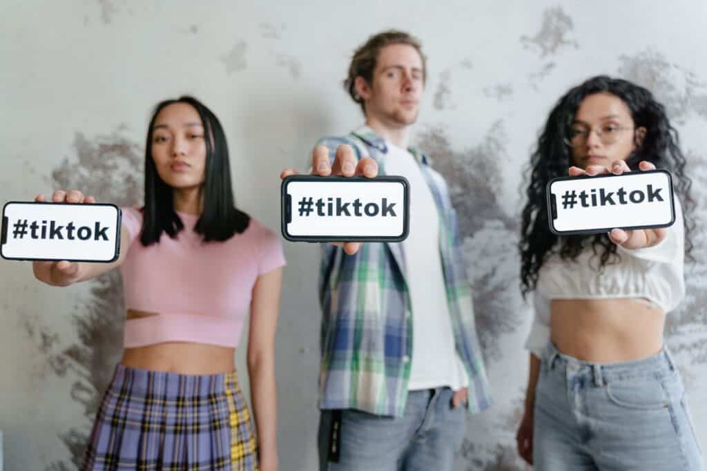 Se connecter à TikTok suffit-il à transférer ses données hors d’Europe ?