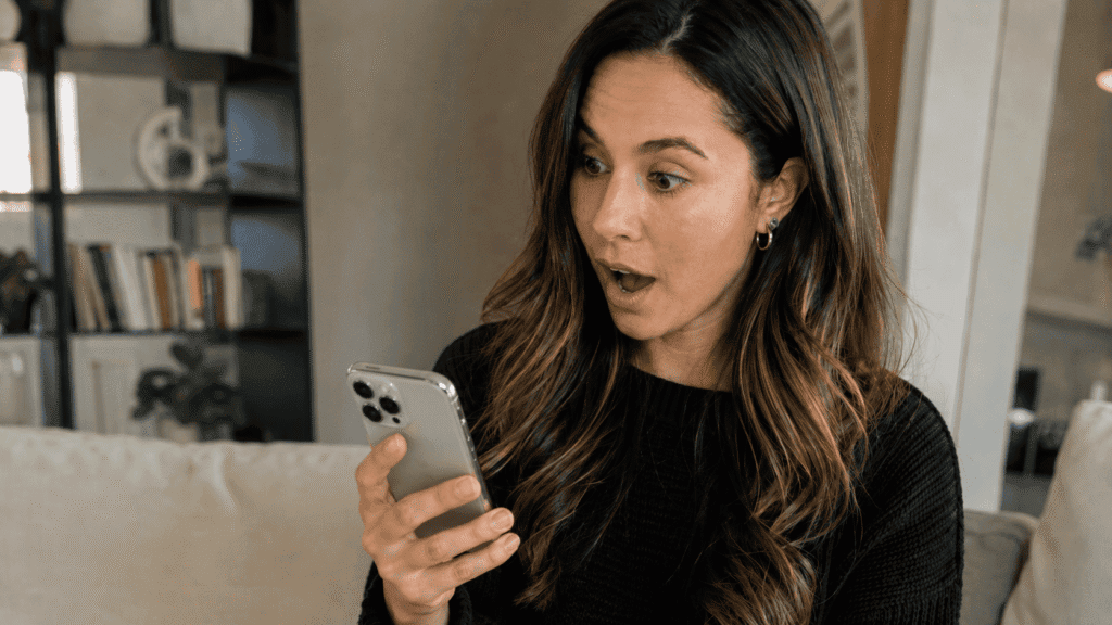 faux message WhatsApp imitant une promotion carburant Leclerc