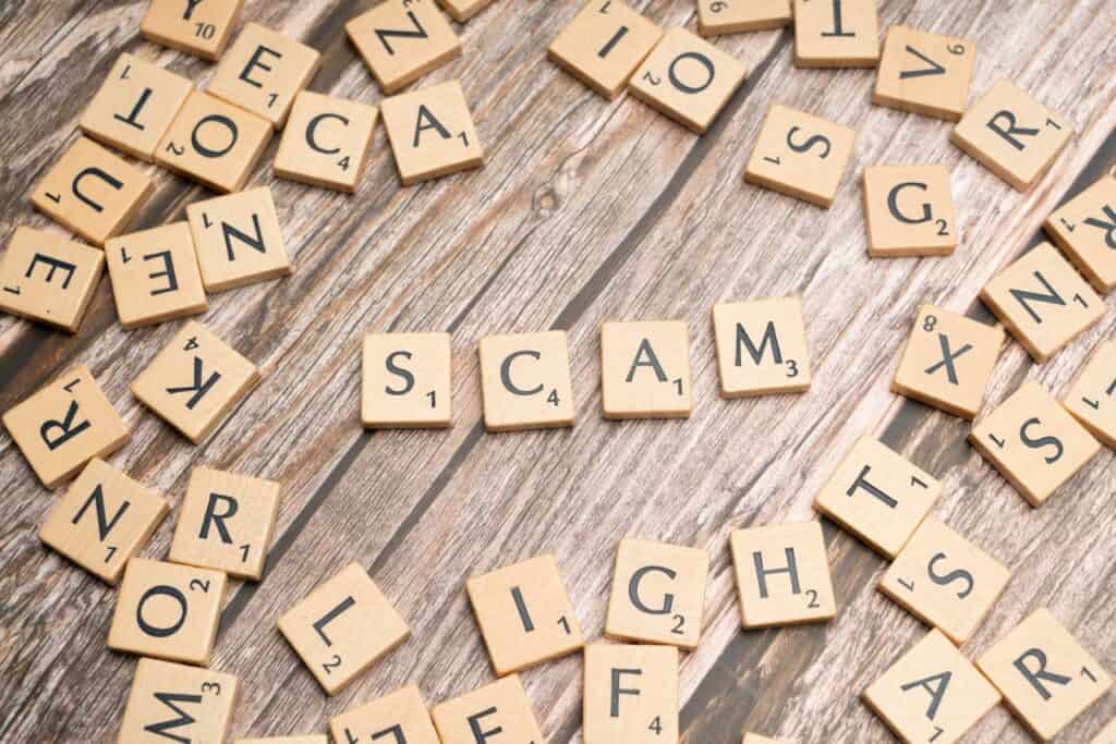 Les 10 arnaques en ligne les plus courantes en 2026