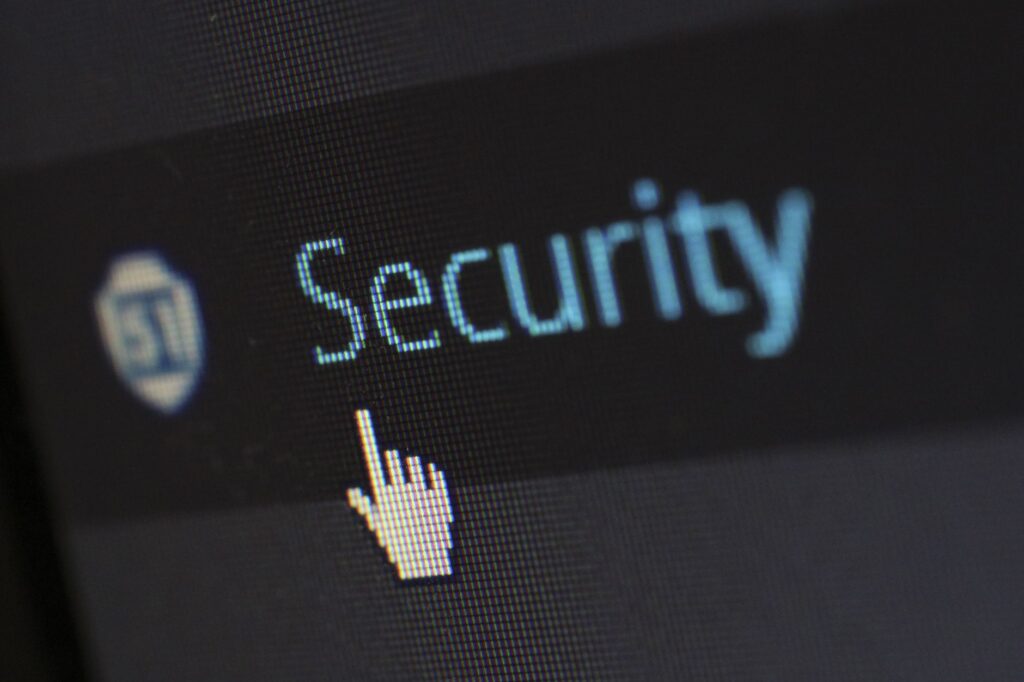 Déficit de cybersécurité en France : Mahjoubi alerte sur une pénurie de professionnels qui fragilise toute la nation