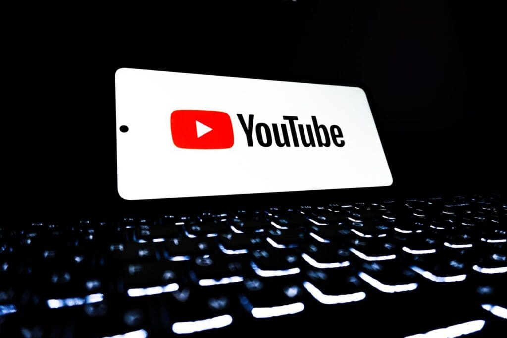 YouTube ferme le robinet aux vidéos IA produites en série
